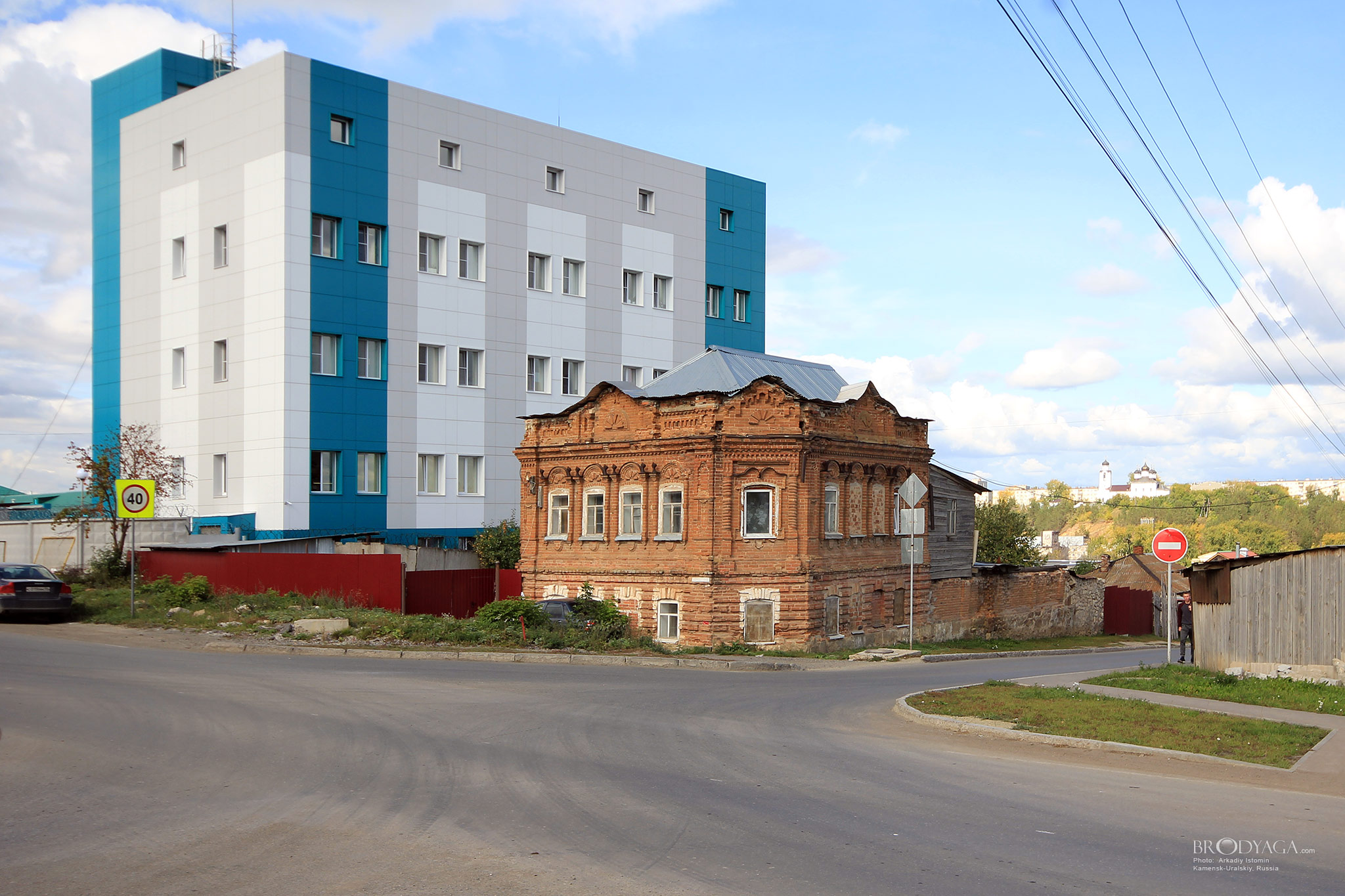 Революционная улица, 24/30, Каменск-Уральский (Revolyutsionnaya str. 24/30, Kamensk-Uralskiy)